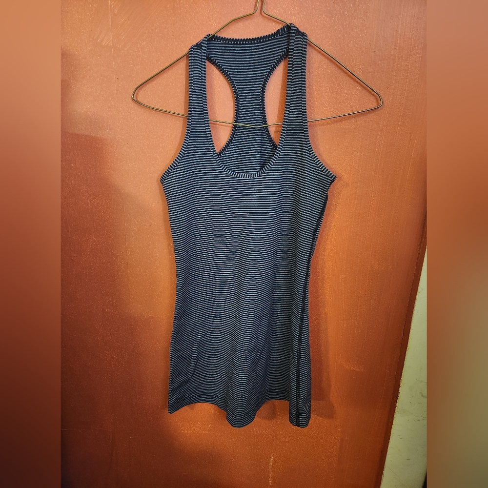 Lululemon athletica top